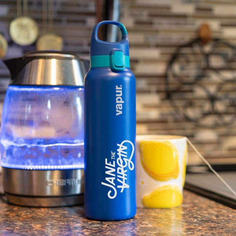 Vapur® Chill 20oz Insulated Water Bottle Admiral Blue with Malibu Teal Trim - 7